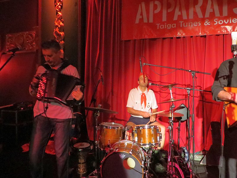 Los geht's: Apparatschik in Berlin